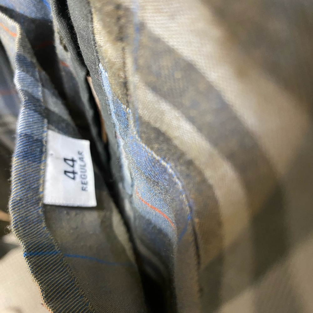 Burberry Olive Green Double-Breasted Trench Coat - Picture 3 of 8